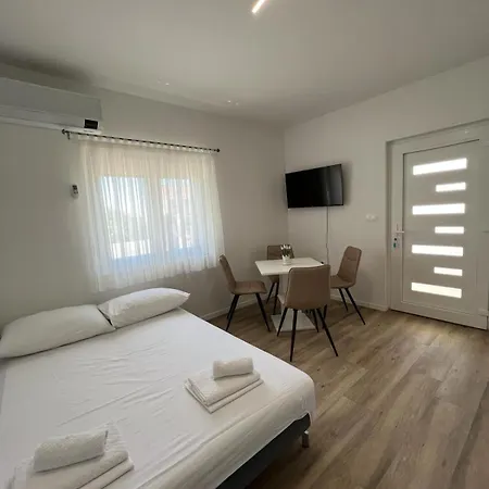 Mamma Mia Apartment Orebić
